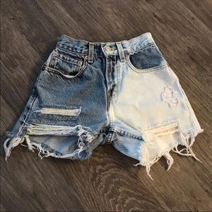 Levi’s high rise mom shorts